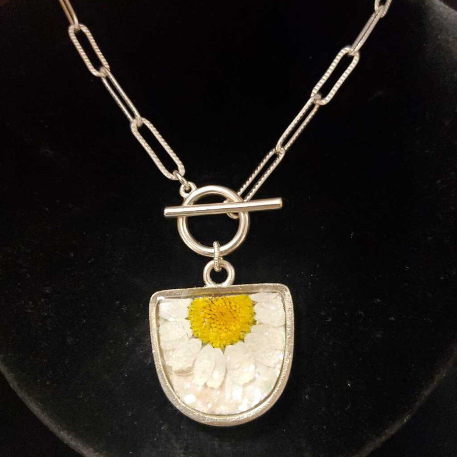 Silver Shield Daisy Necklace